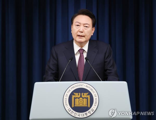 President Yoon Suk Yeol gives an address to the nation at the presidential office in Seoul on Nov. 29, 2023, on South Korea's failed bid to host the 2030 World Expo in its southeastern city of Busan. (Yonhap)