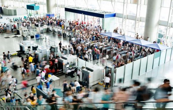 With travel demand still skyrocketing and co<em></em>ncerns a<em></em>bout staff shortages, experts are predicting another summer of airport chaos. 