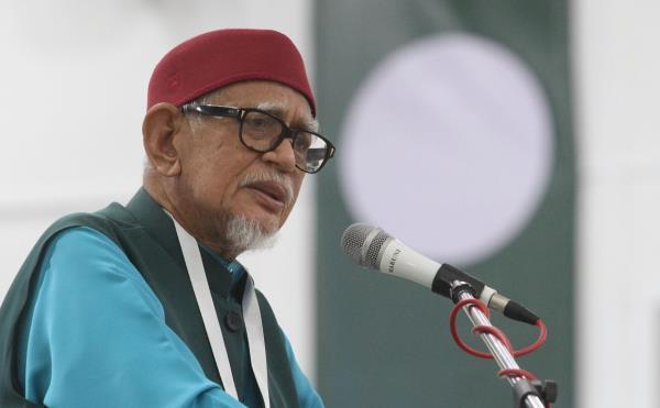 哈迪·阿旺(Hadi Awang)继续担任马朗议员，在联邦法院裁定