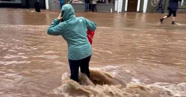 爱尔兰气象局对该国大部分地区发布了24小时暴雨天气预警