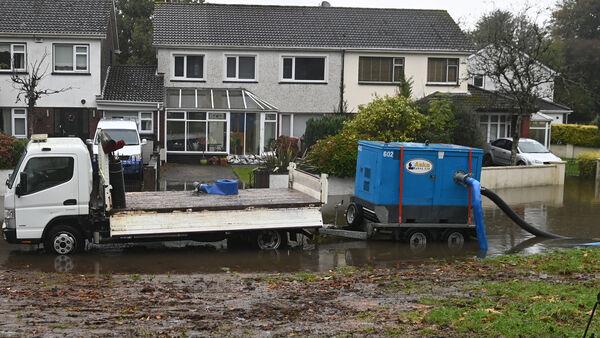 Storm Babet floods cause extensive damage in Glanmire as residents scramble to protect homes