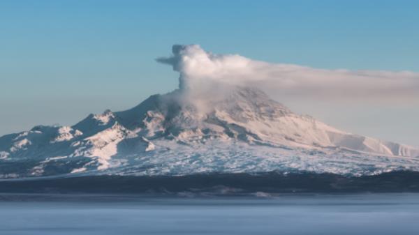 俄罗斯的Shiveluch火山极其活跃，有爆发的危险——科学家们