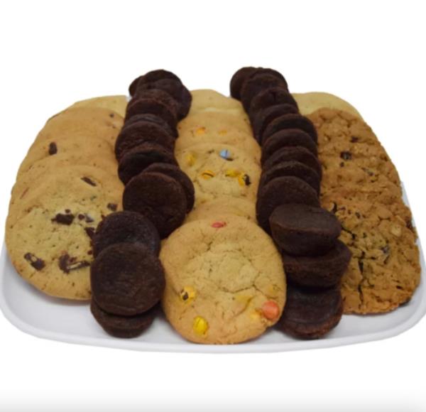 HEB Bakery coo<em></em>kies and Brownie Tray